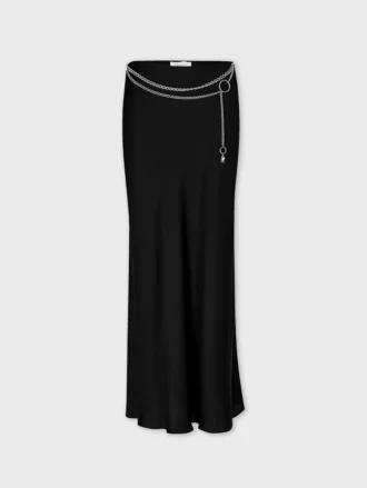 jupe longue en satin avec dtails en chane 1 330x439 - Jupe longue en satin avec d&eacute;tails en cha&icirc;ne